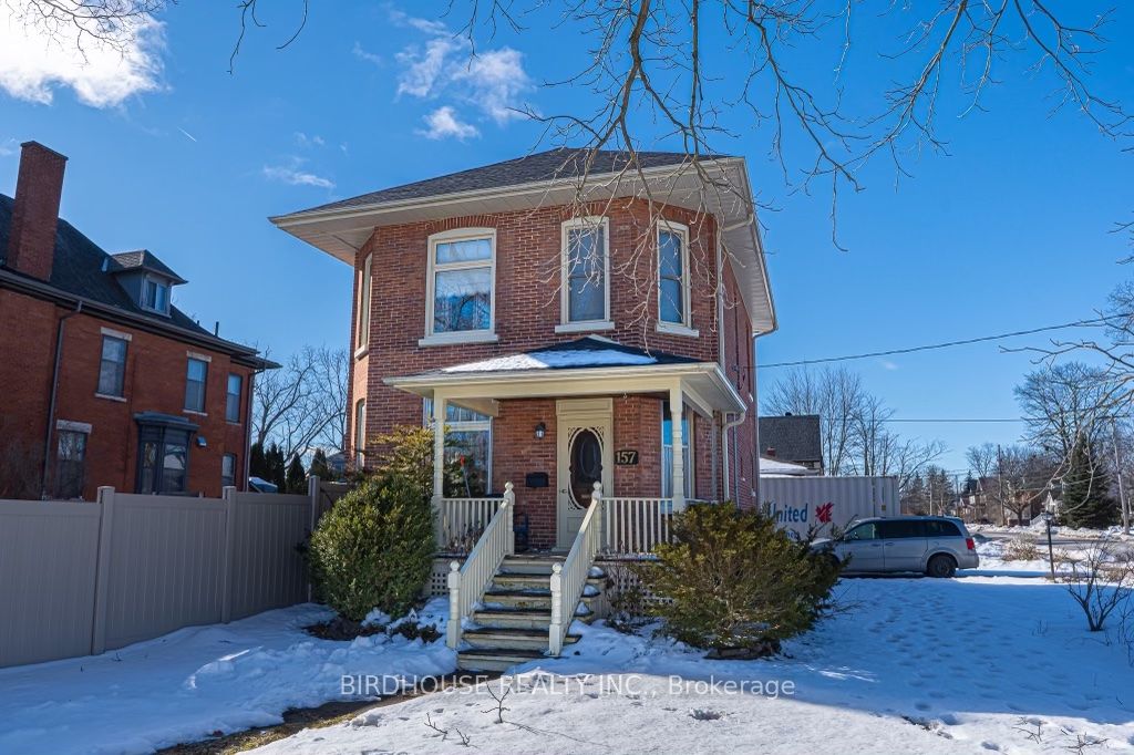 157 William Street N