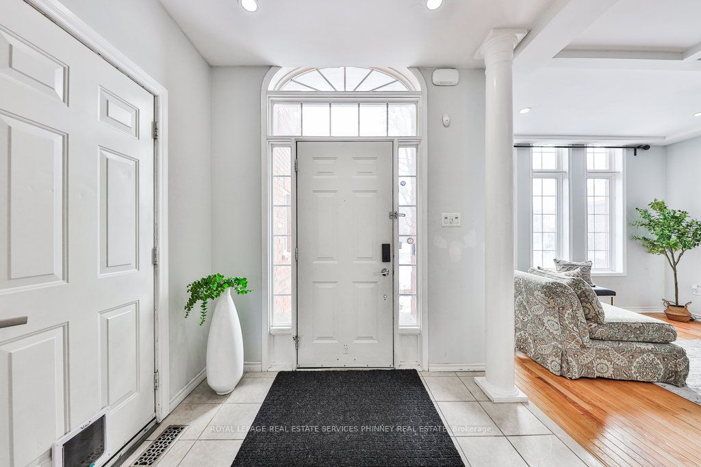 183 Valmont Crt