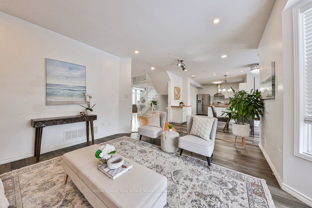 183 Valmont Crt