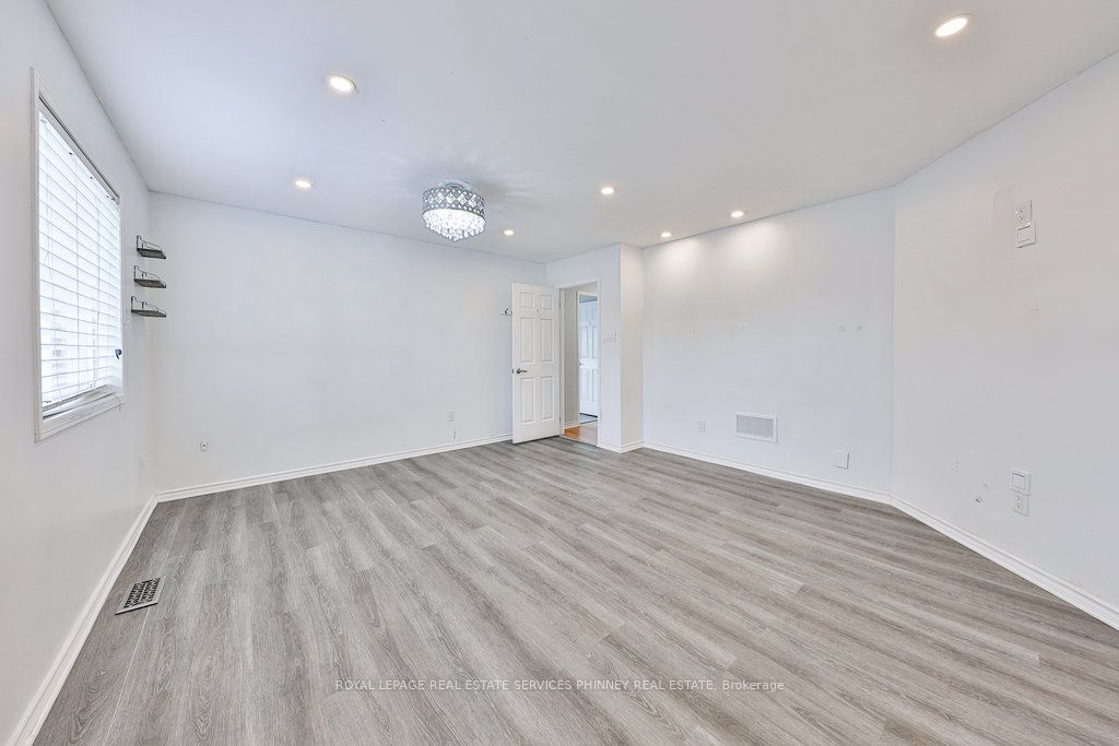 183 Valmont Crt