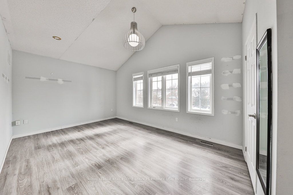 183 Valmont Crt