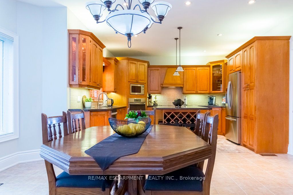 2 Donnici Drive