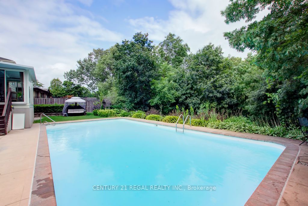 22 Brentwood Drive