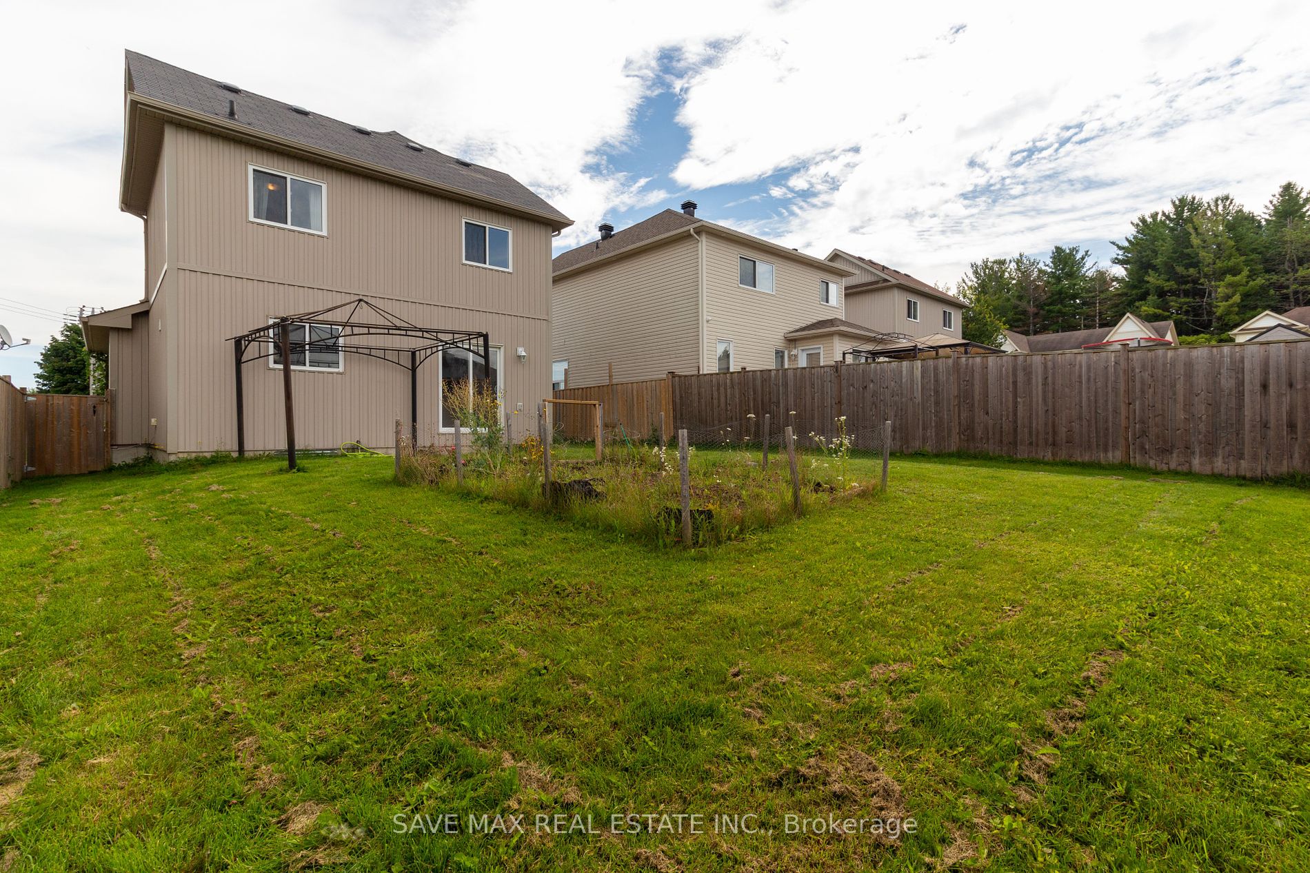 415 Orvis Crescent