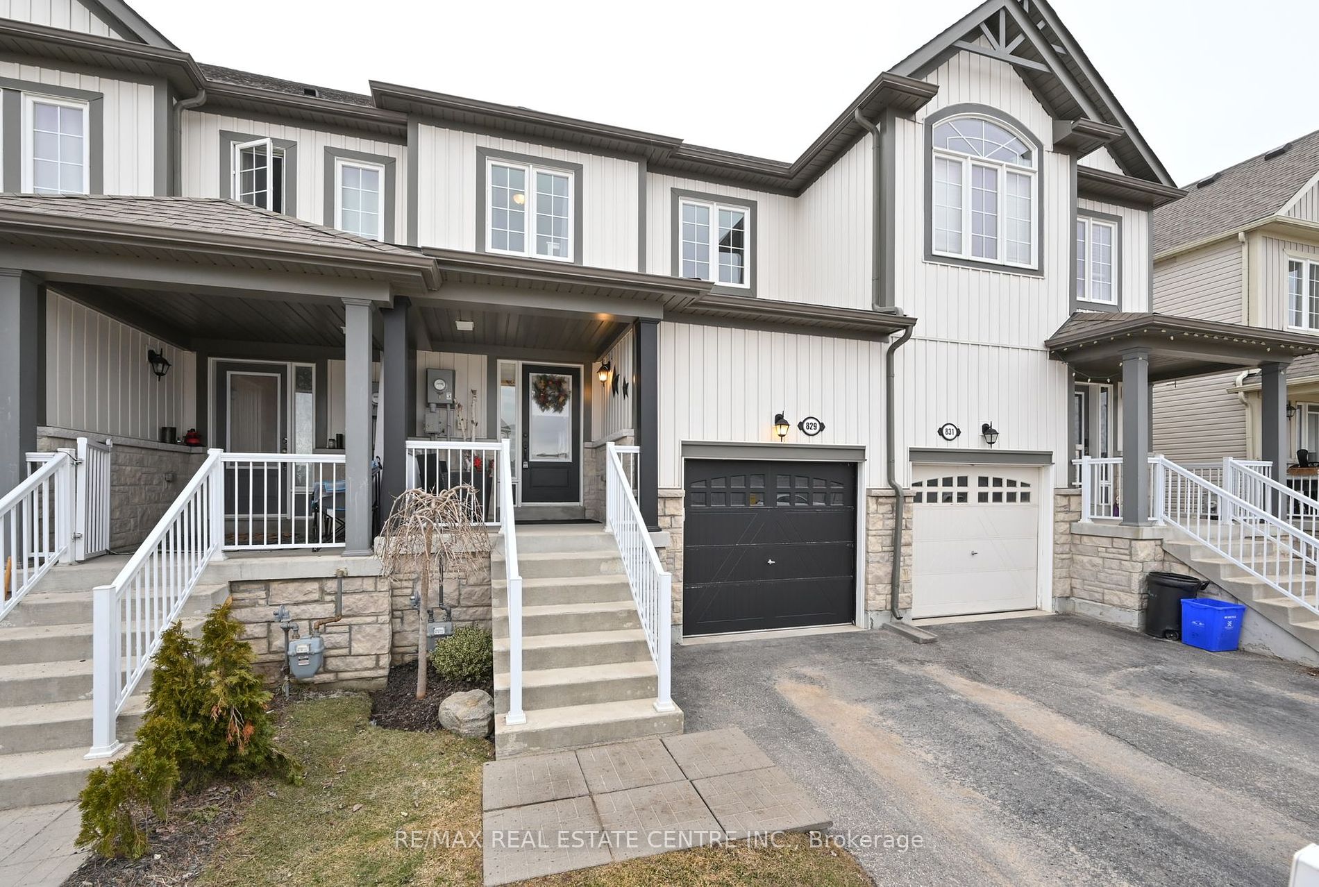 829 Cook Crescent