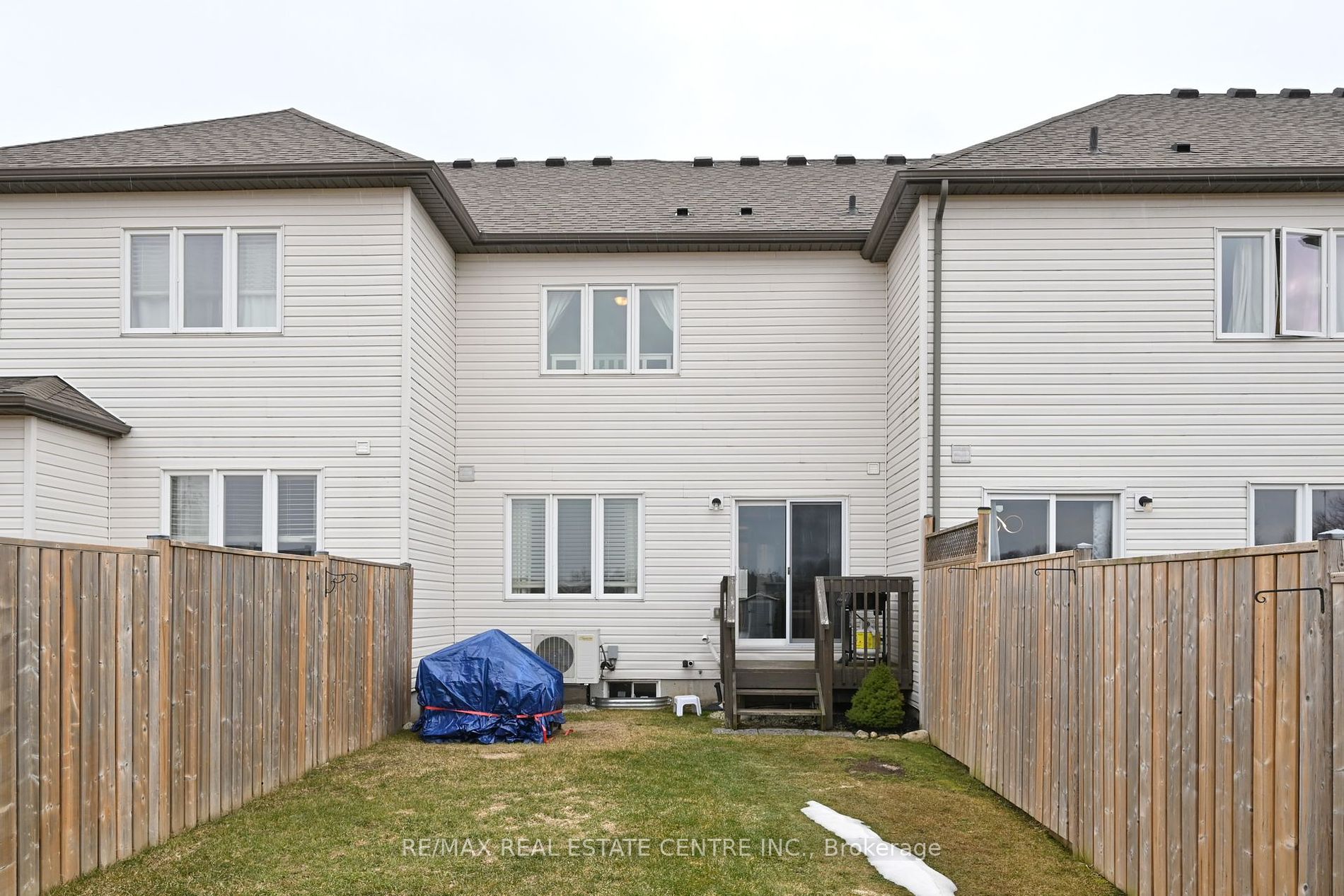 829 Cook Crescent