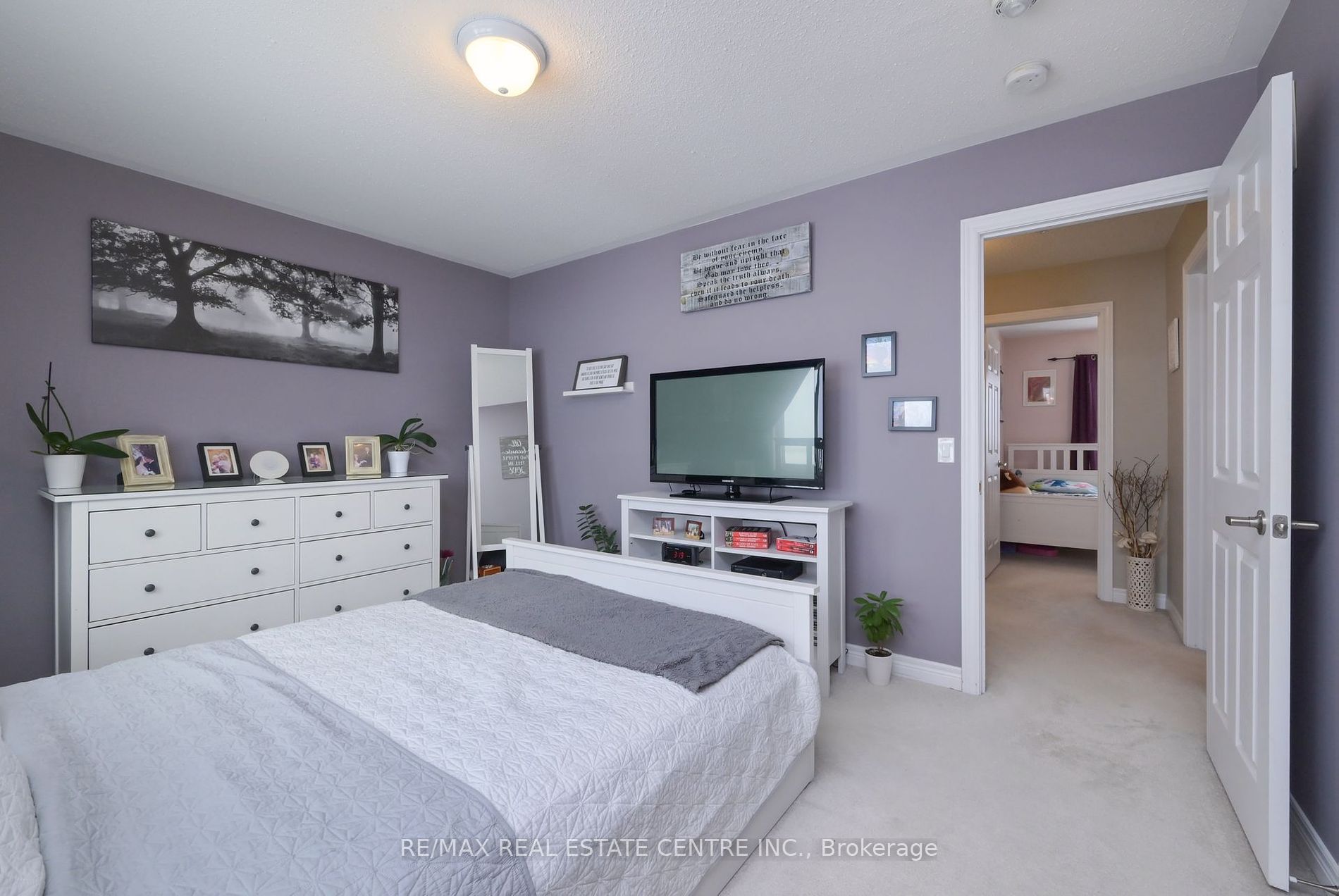 829 Cook Crescent