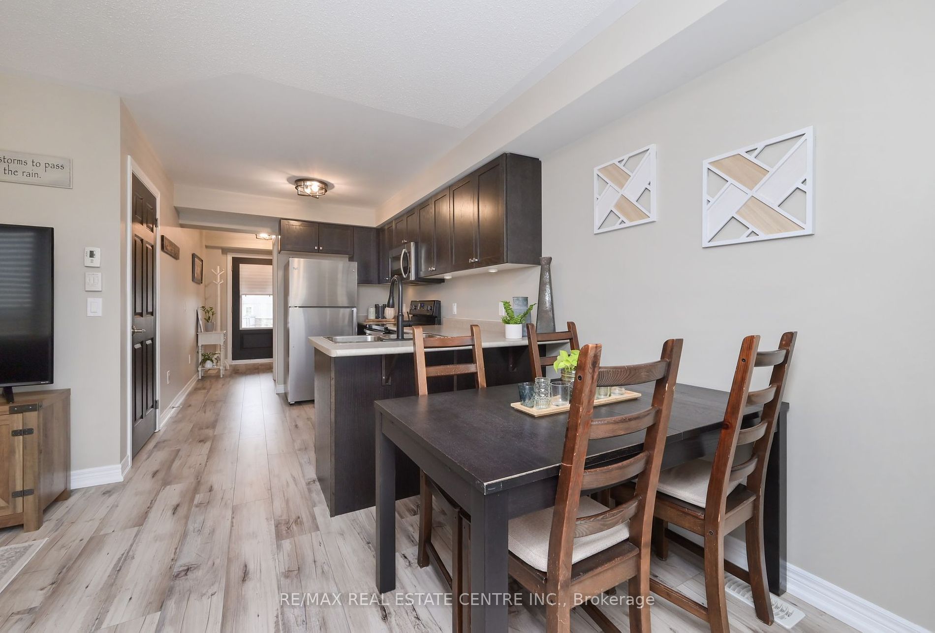 829 Cook Crescent