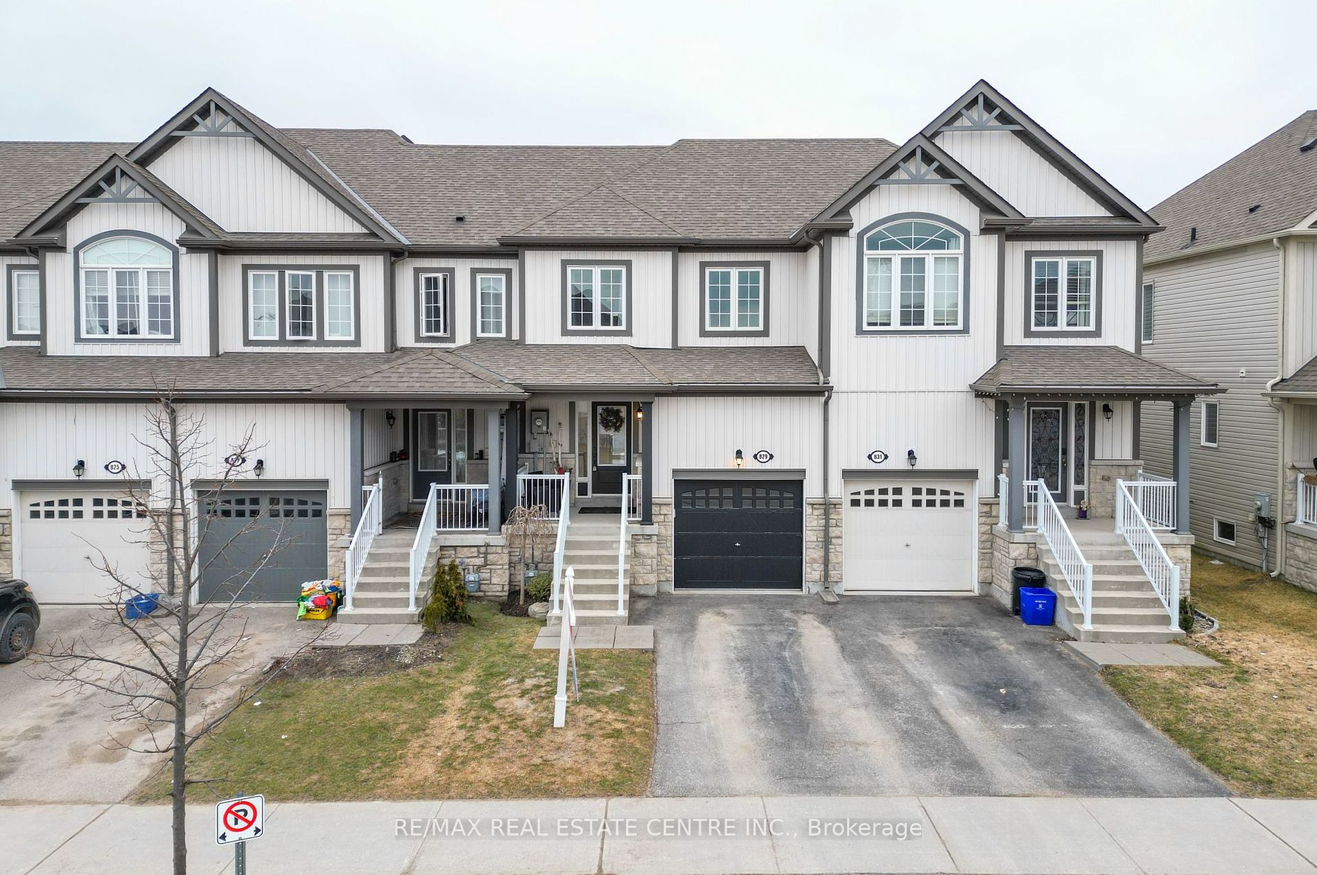 829 Cook Crescent