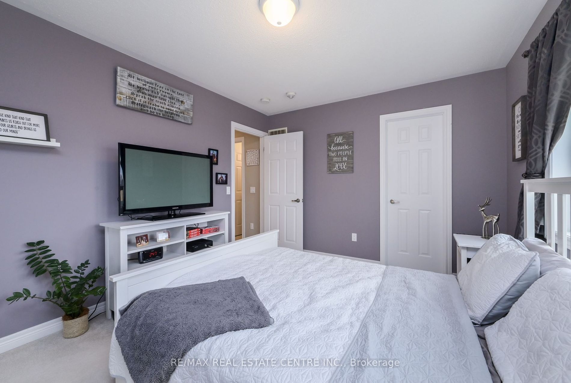 829 Cook Crescent