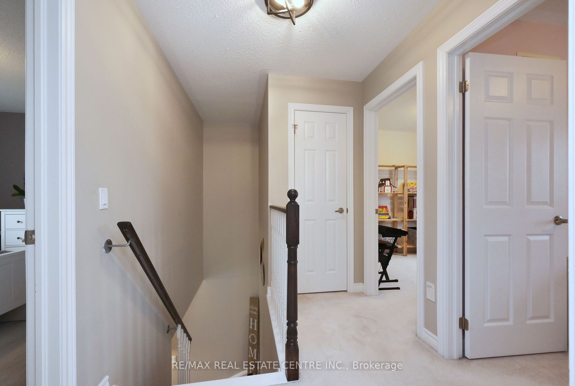 829 Cook Crescent