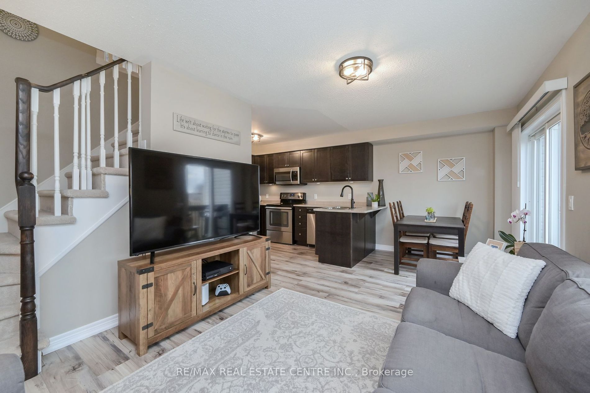 829 Cook Crescent