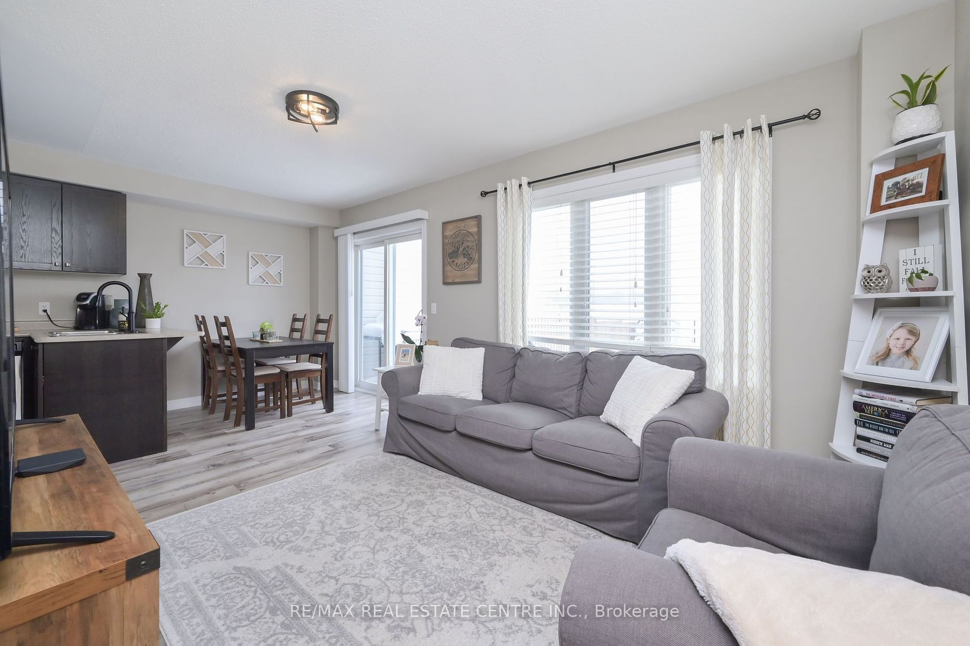 829 Cook Crescent