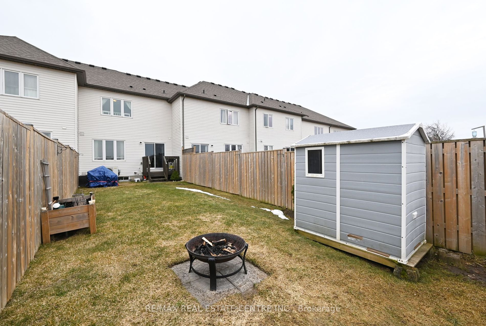 829 Cook Crescent
