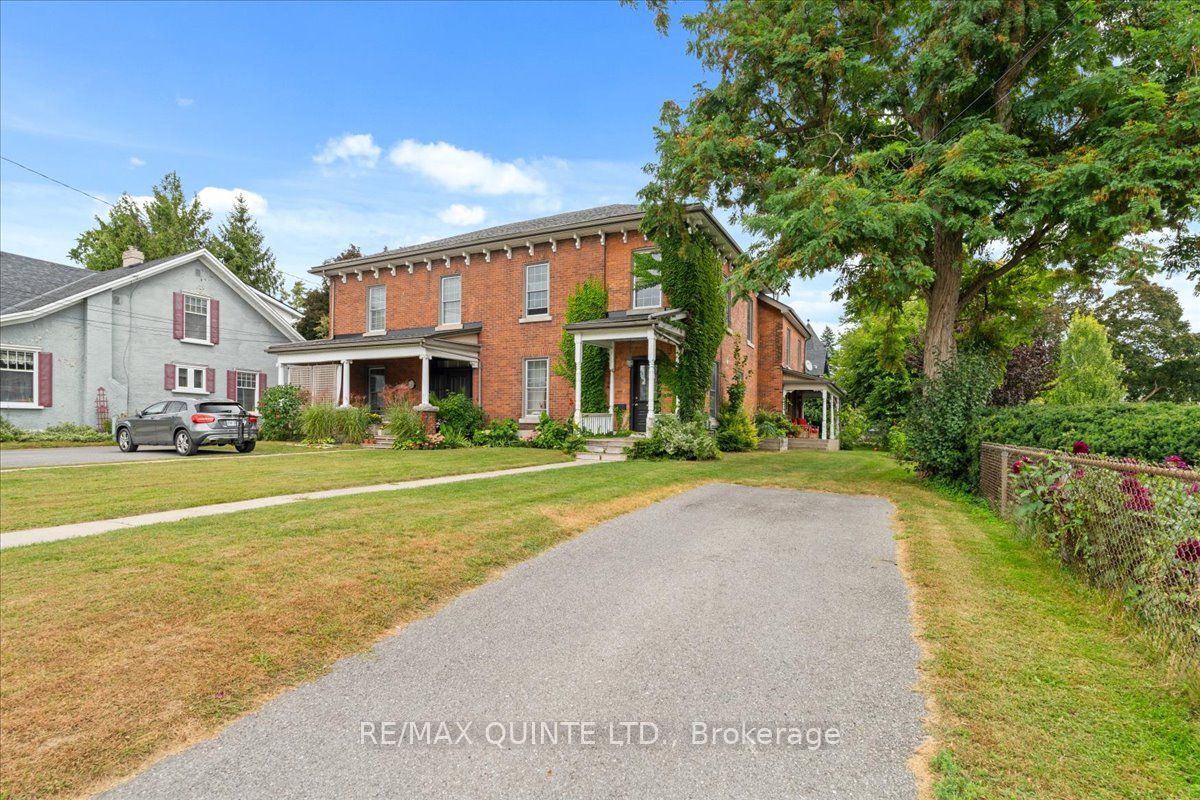 225 William St