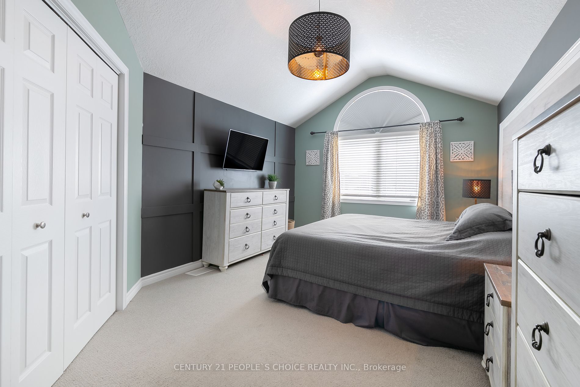52 Grey Oak Drive