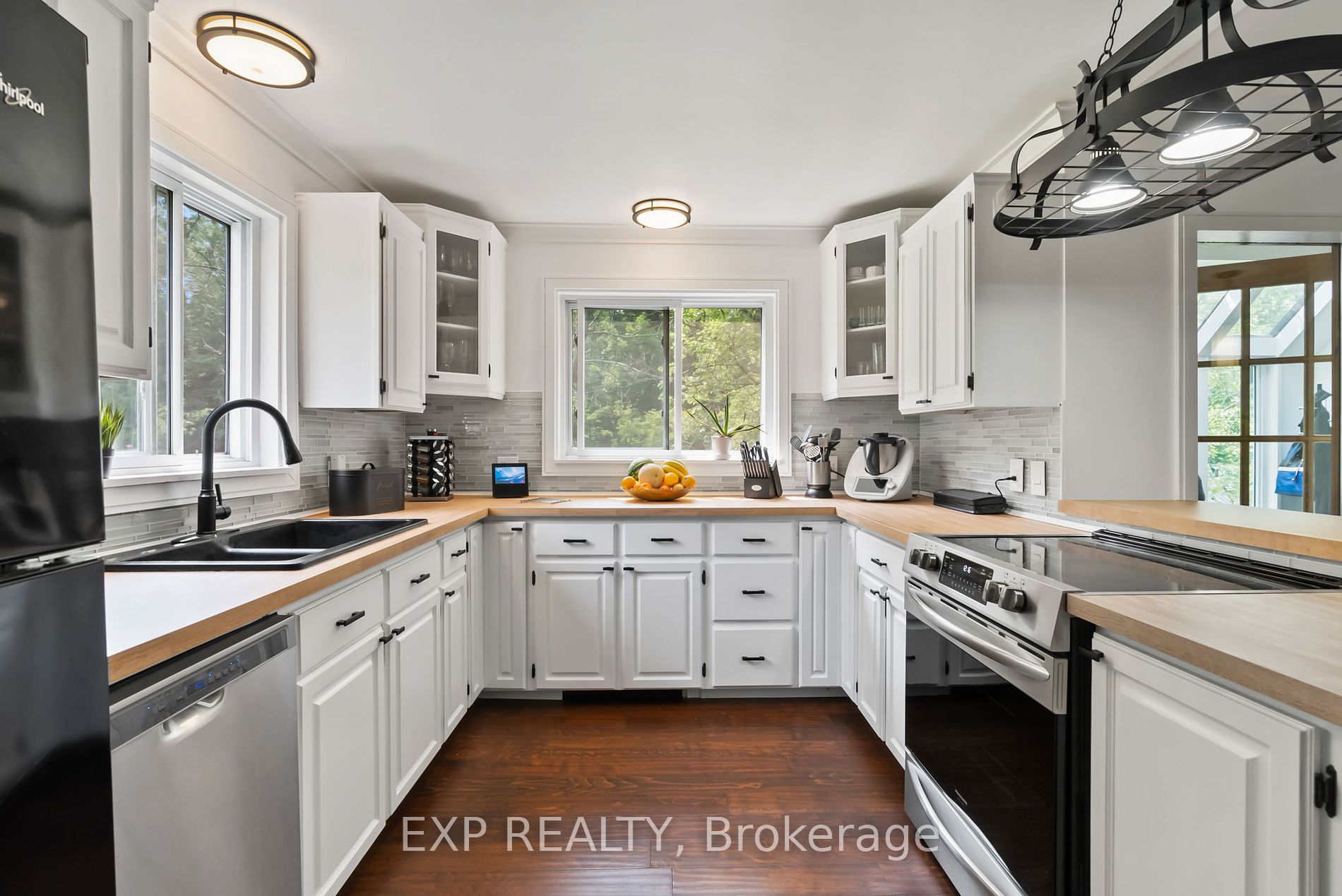 203 Bullis Road