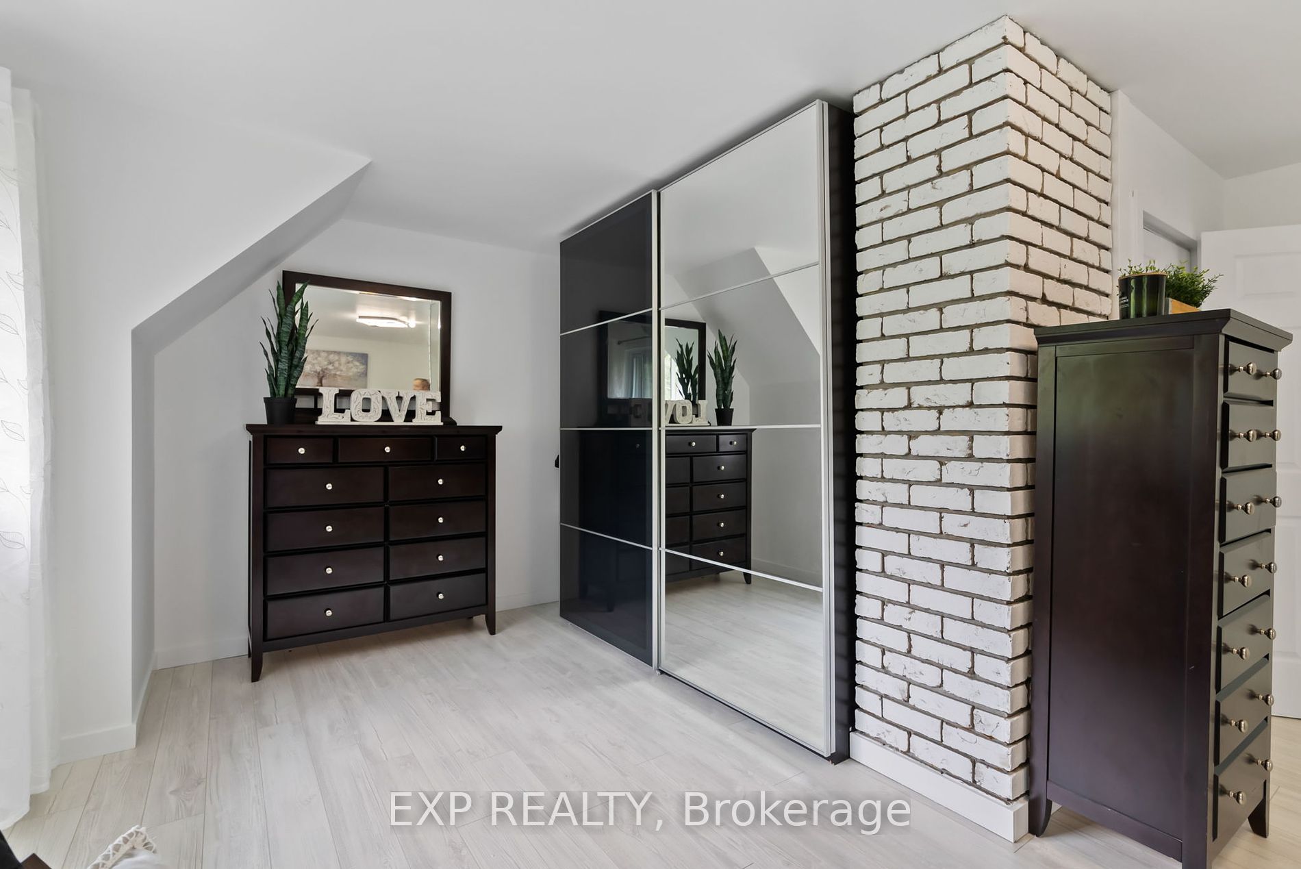 203 Bullis Road