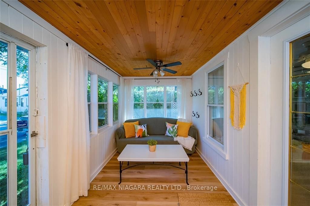248 Lincoln Road W