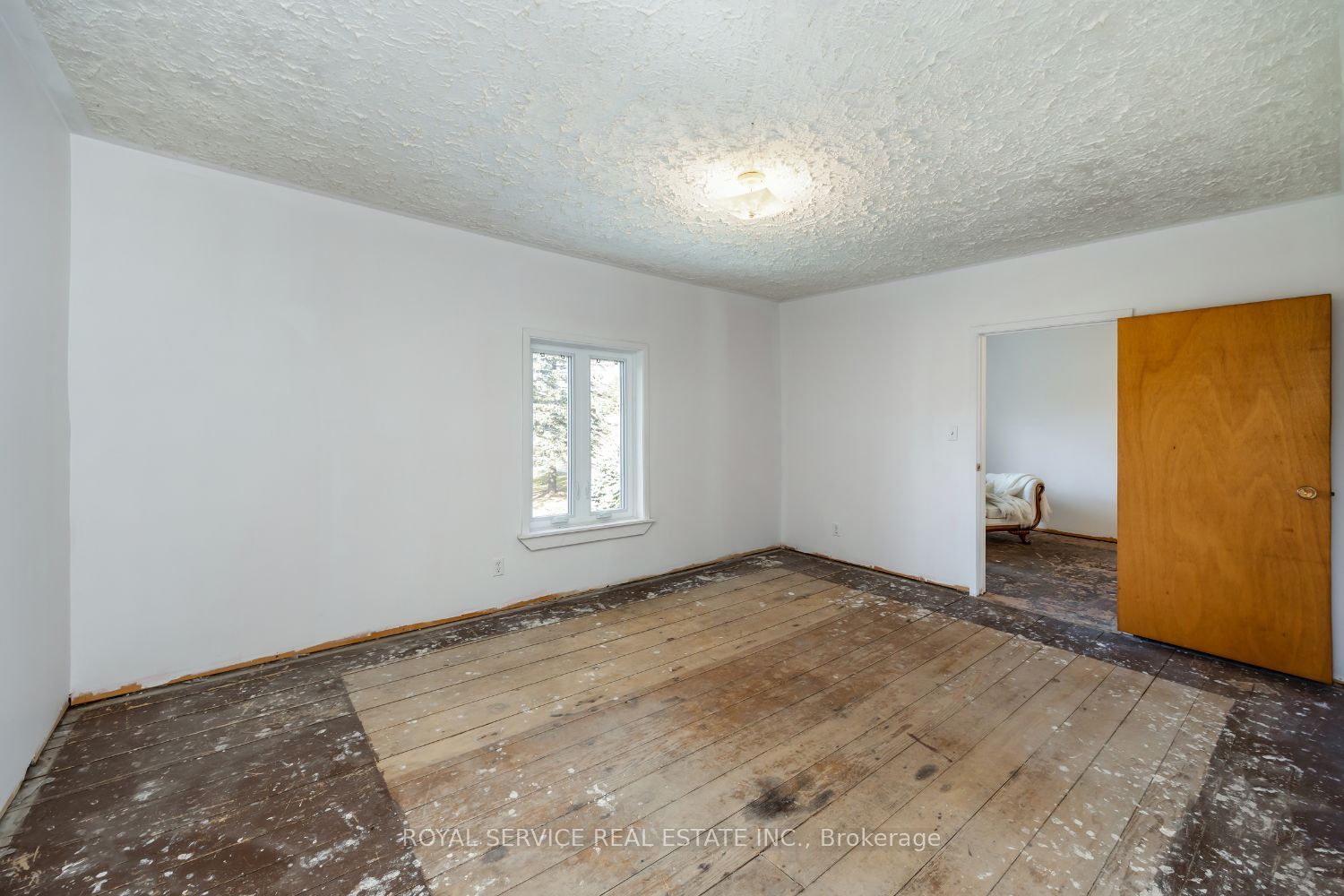 7563 Dale Rd