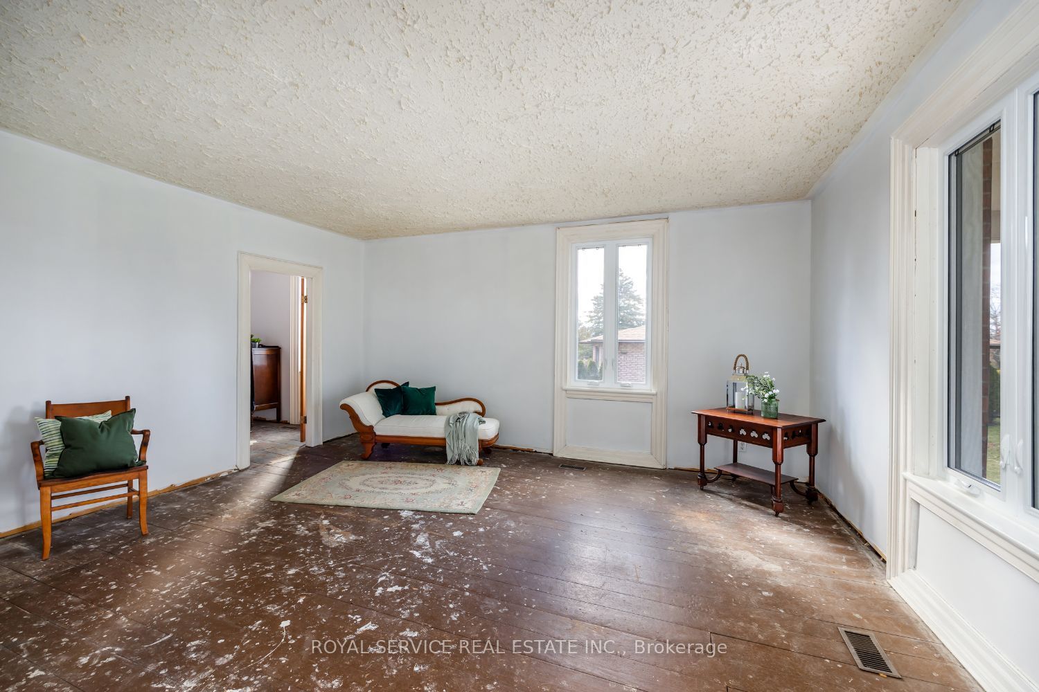 7563 Dale Rd
