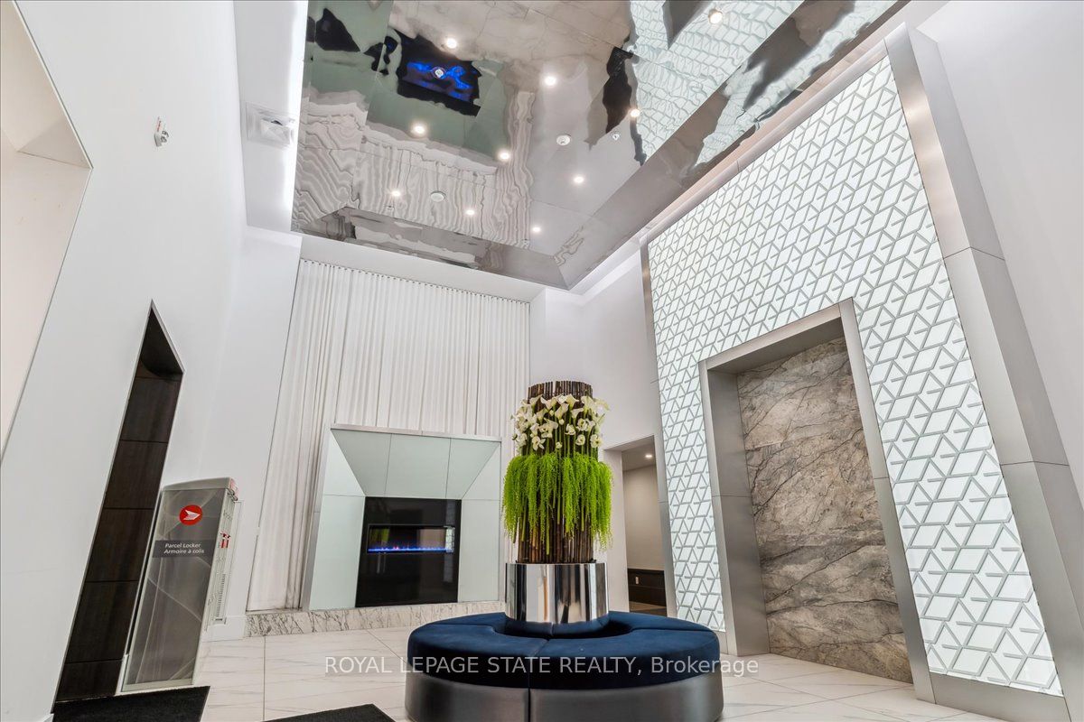 16 Concord Pl, #150