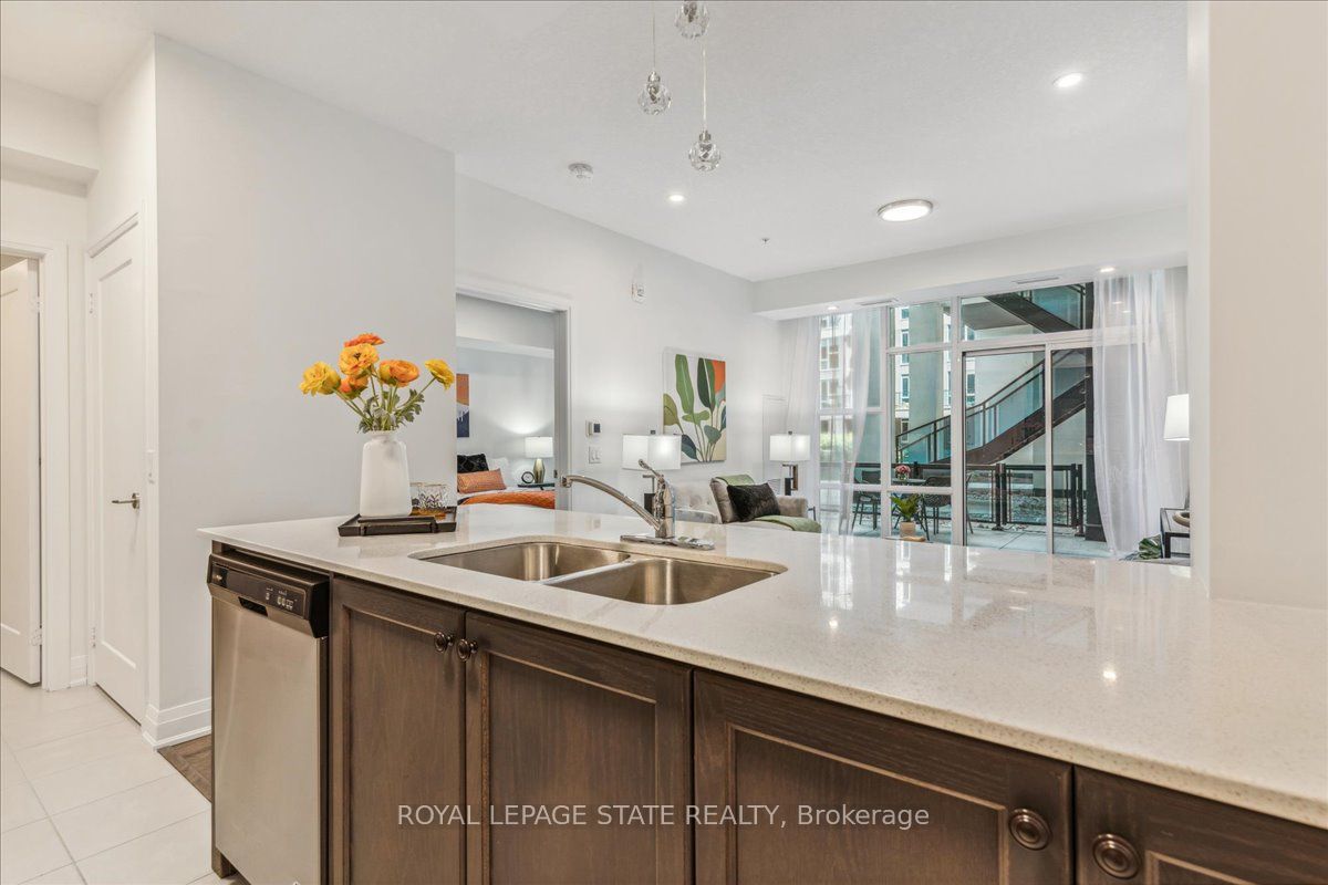 16 Concord Pl, #150