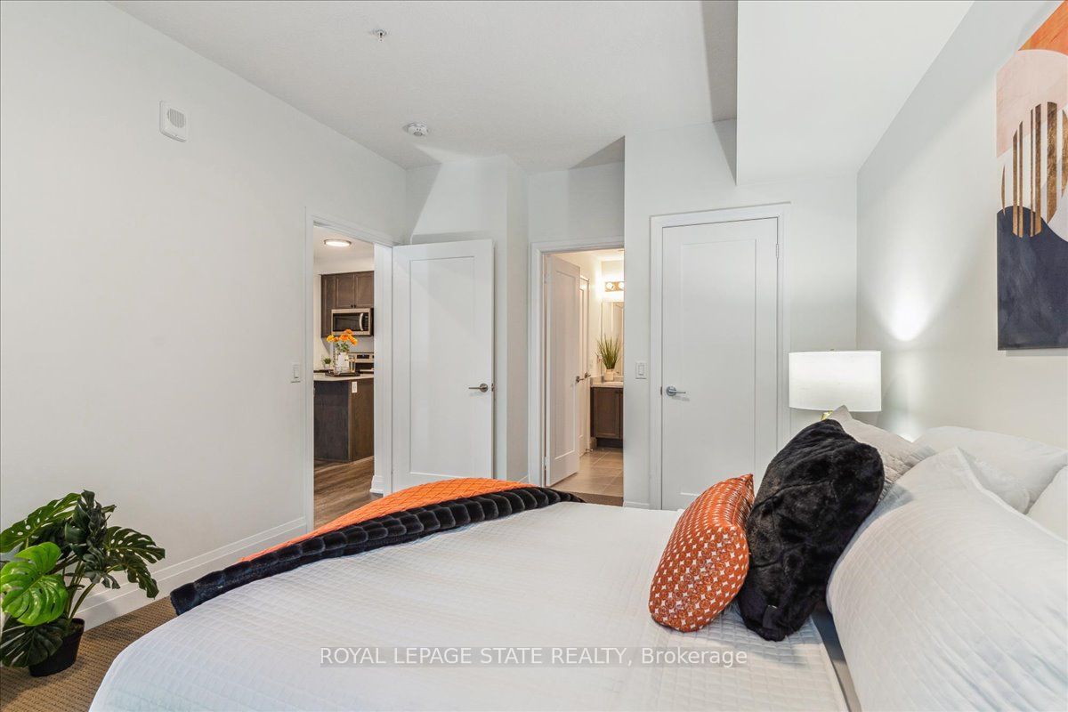 16 Concord Pl, #150