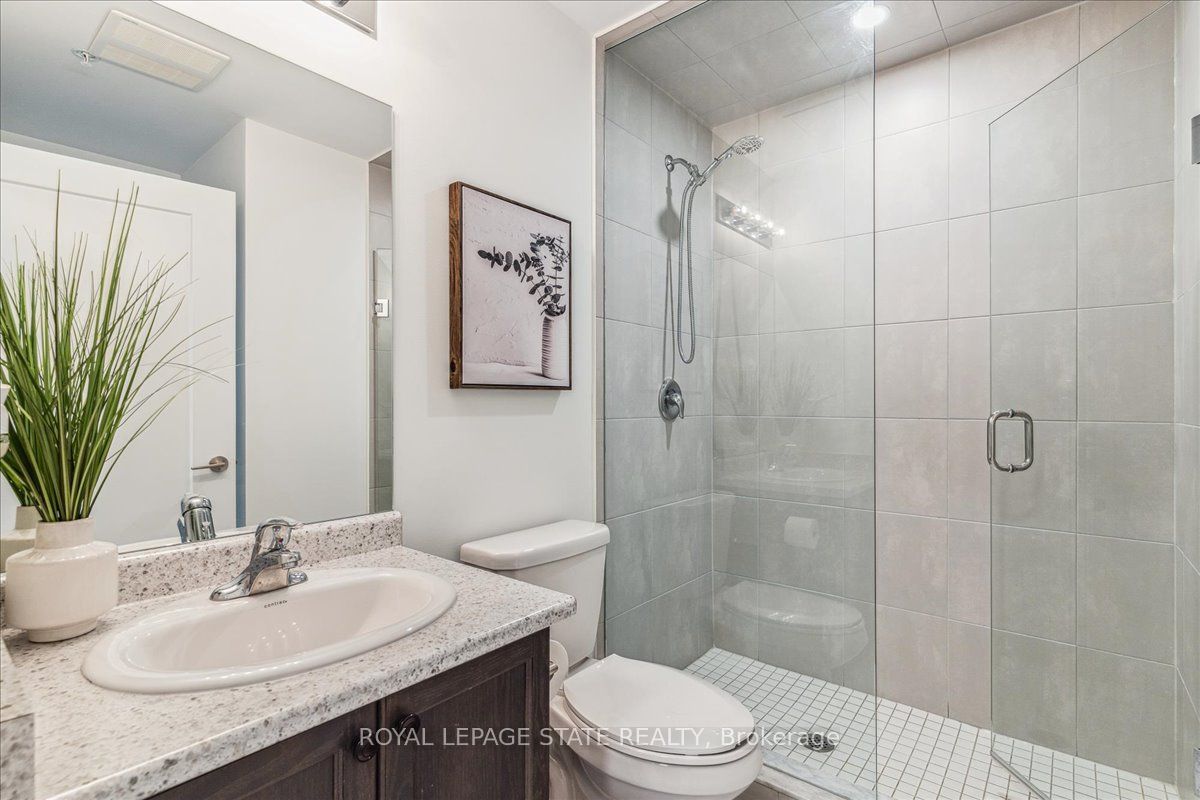 16 Concord Pl, #150