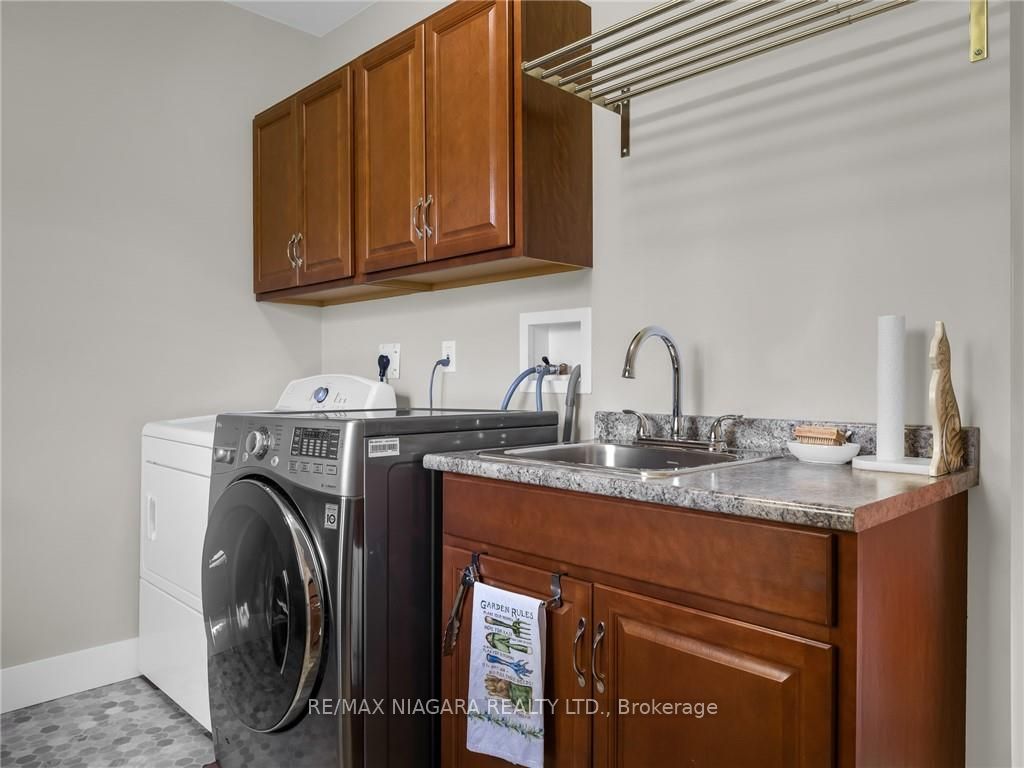 880 Edgemere Road