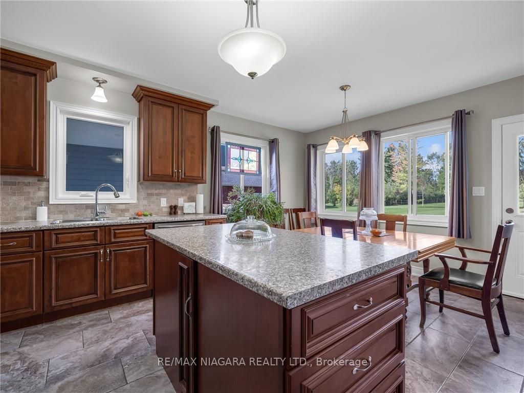 880 Edgemere Road