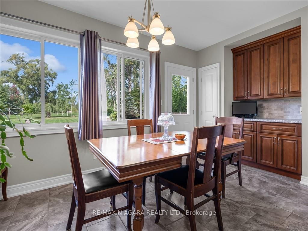 880 Edgemere Road