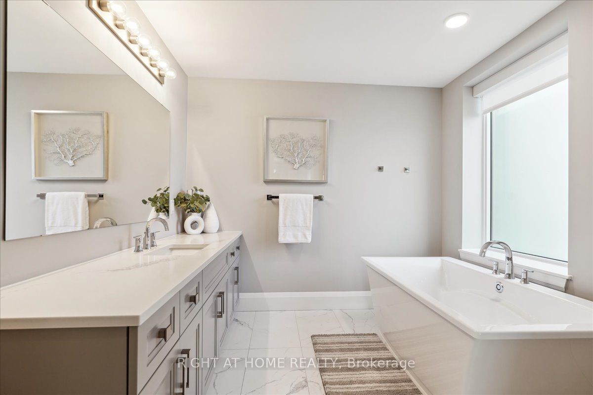 73 Arthur Street S, #101