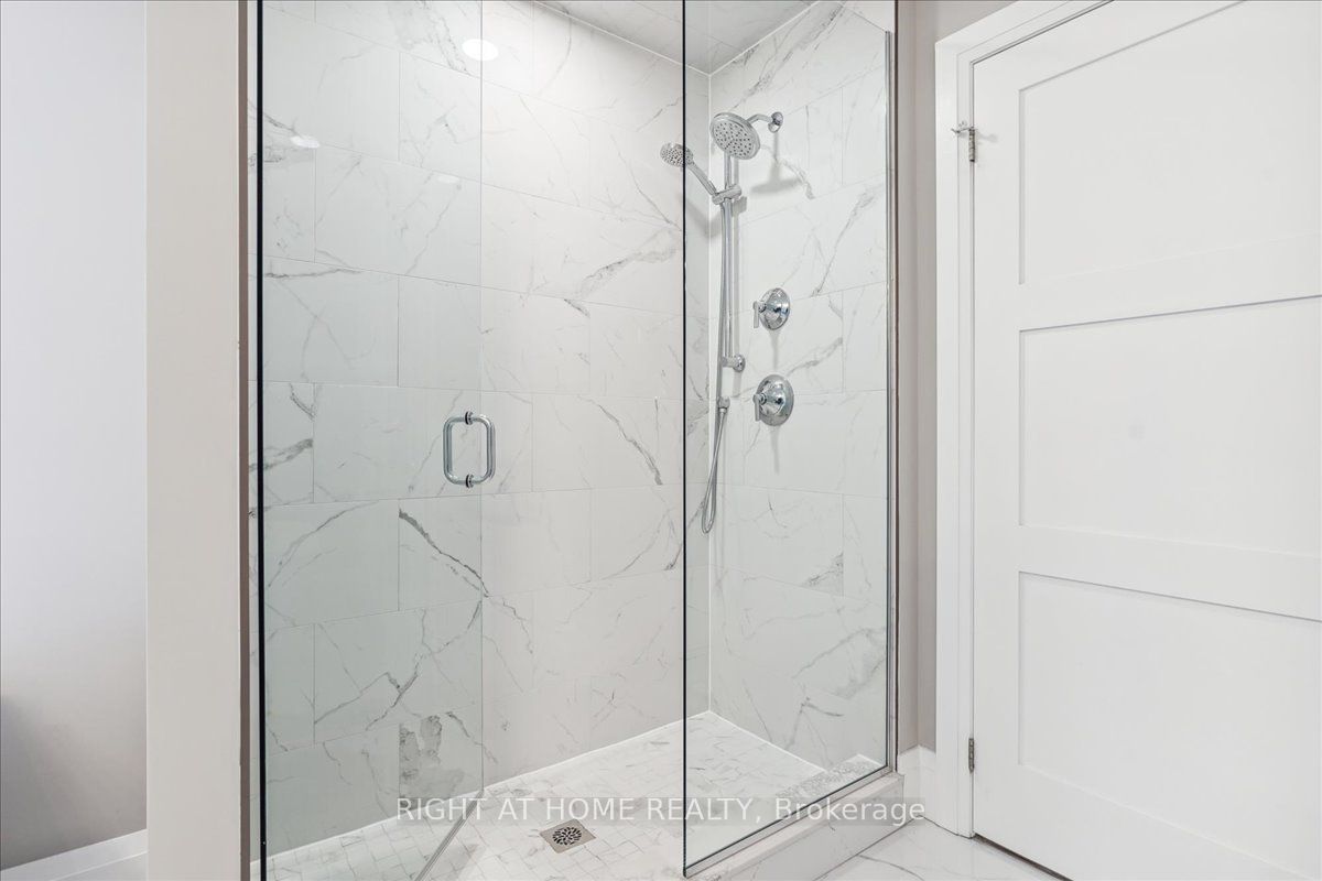 73 Arthur Street S, #101
