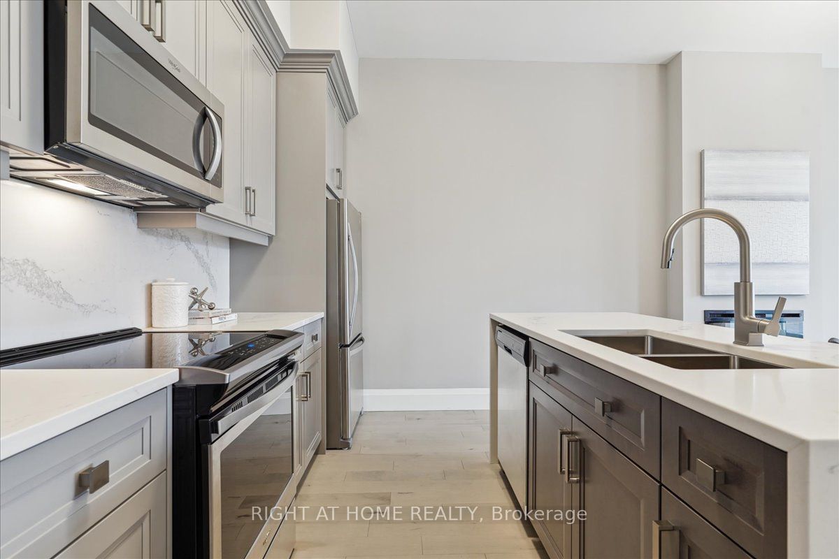 73 Arthur Street S, #101