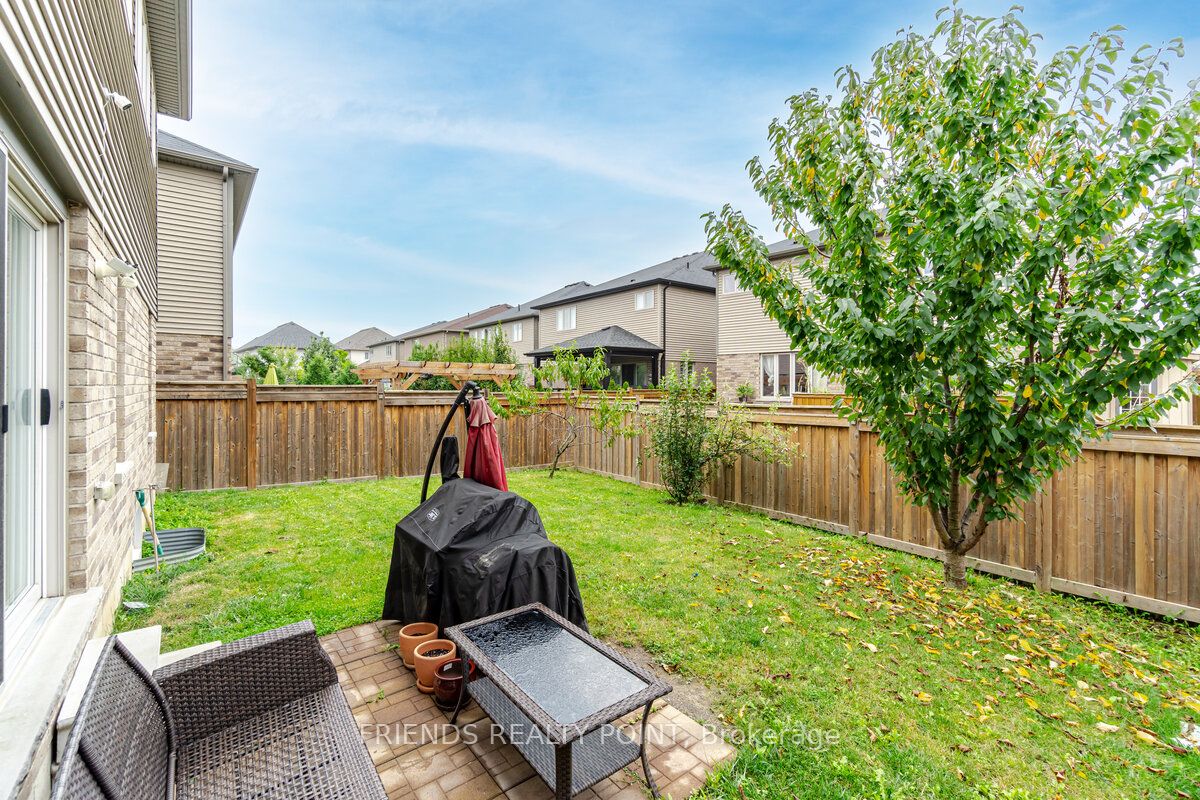 55 Thornbury Crt