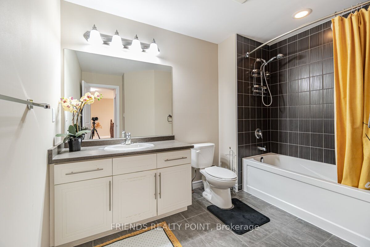 55 Thornbury Crt