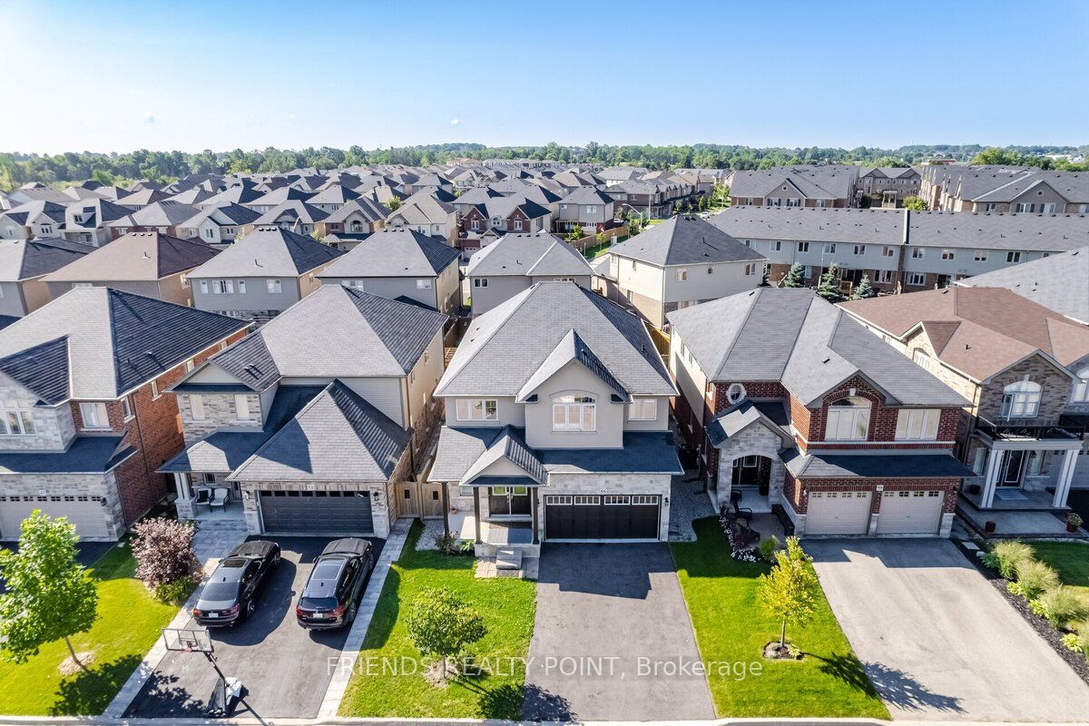 55 Thornbury Crt