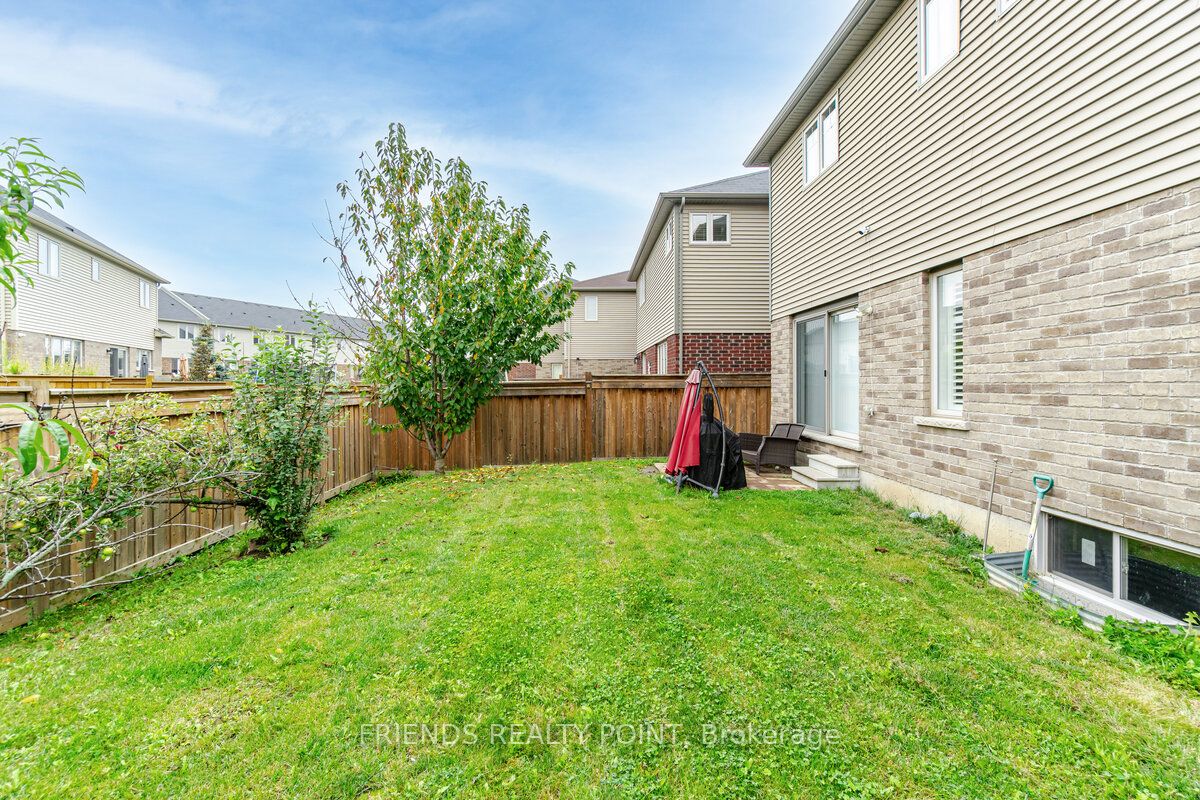 55 Thornbury Crt