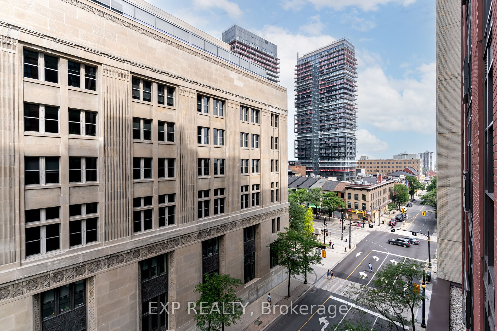 112 King St E, #608