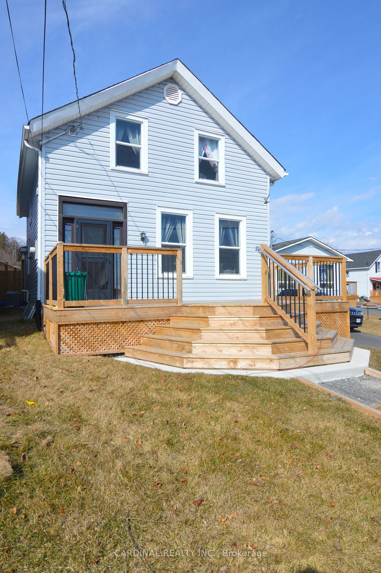 28 Alexander St