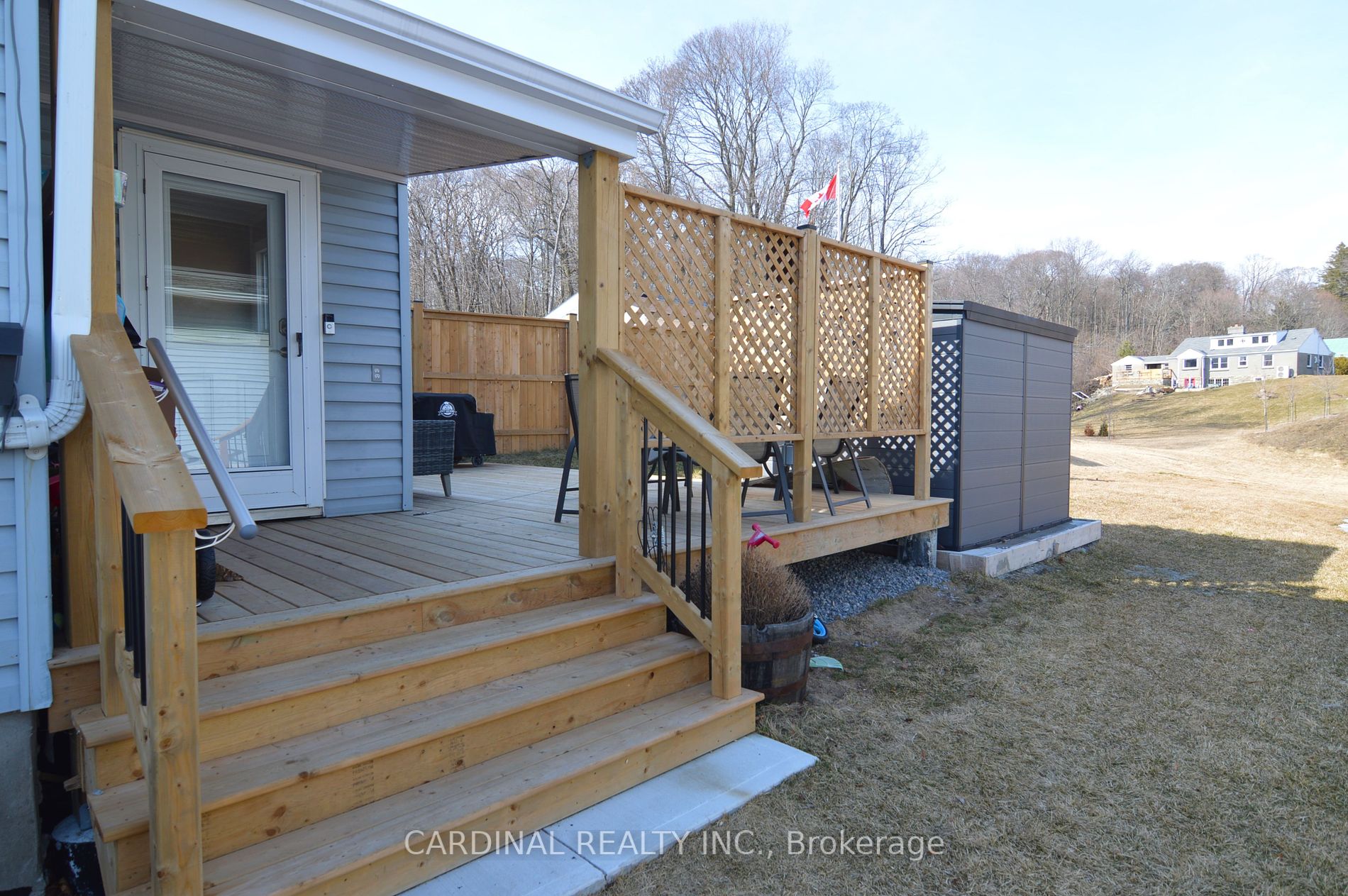 28 Alexander St