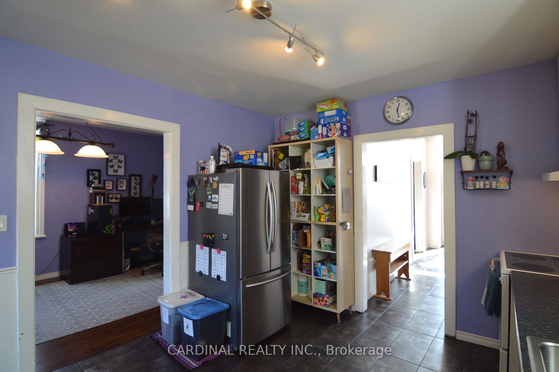 28 Alexander St