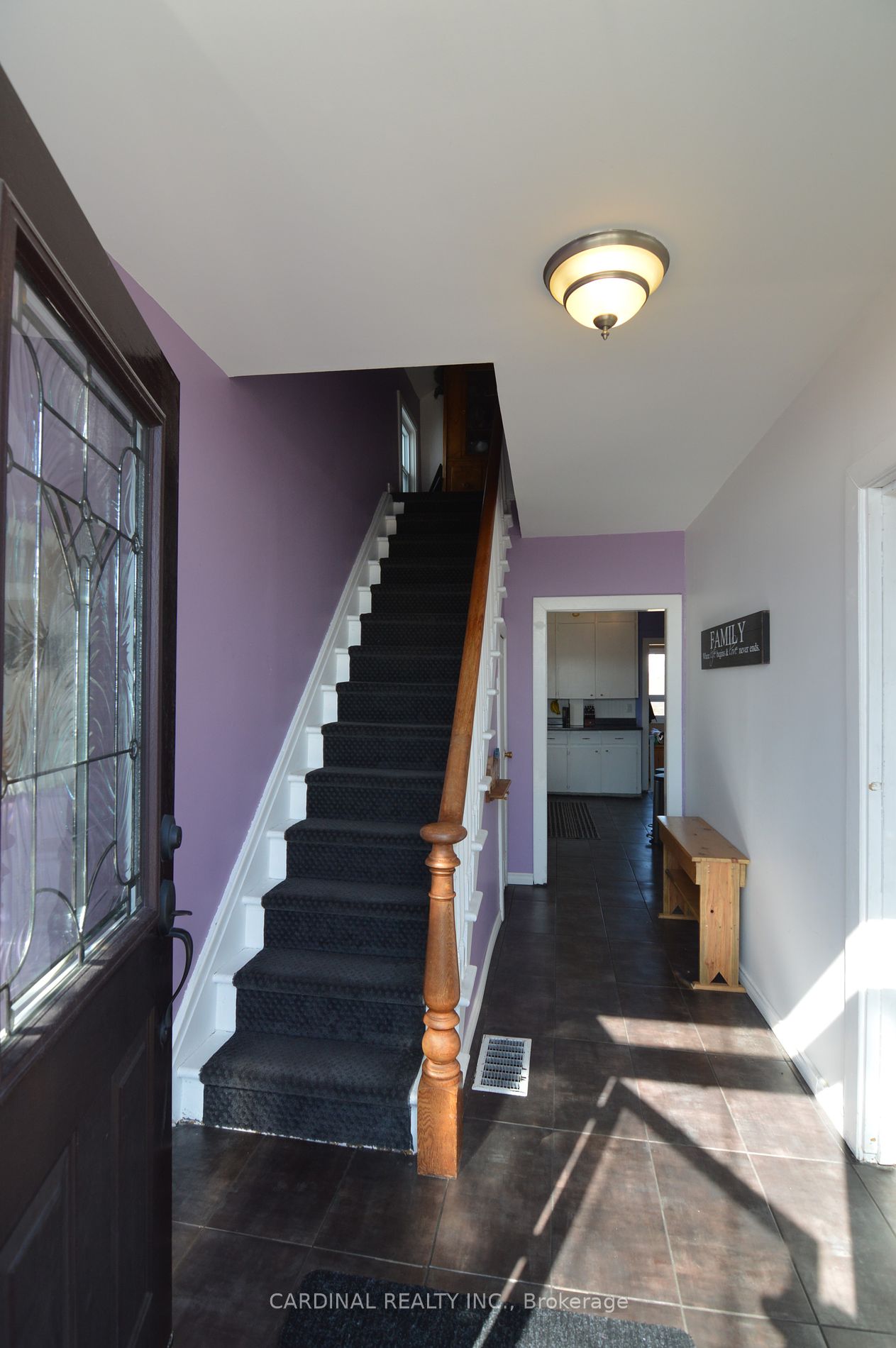 28 Alexander St
