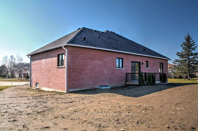 43 Country Crescent