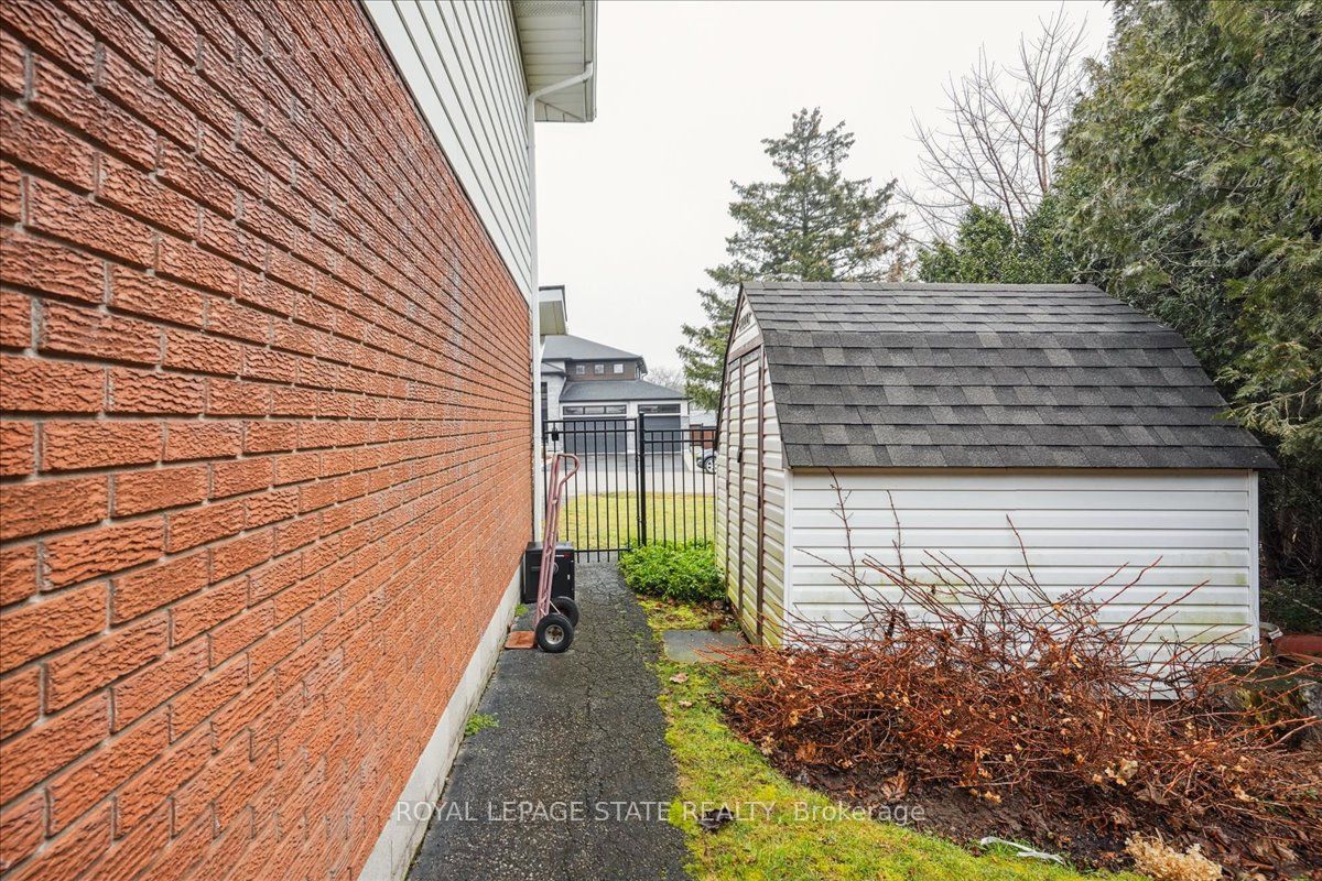 607 Iroquois Ave