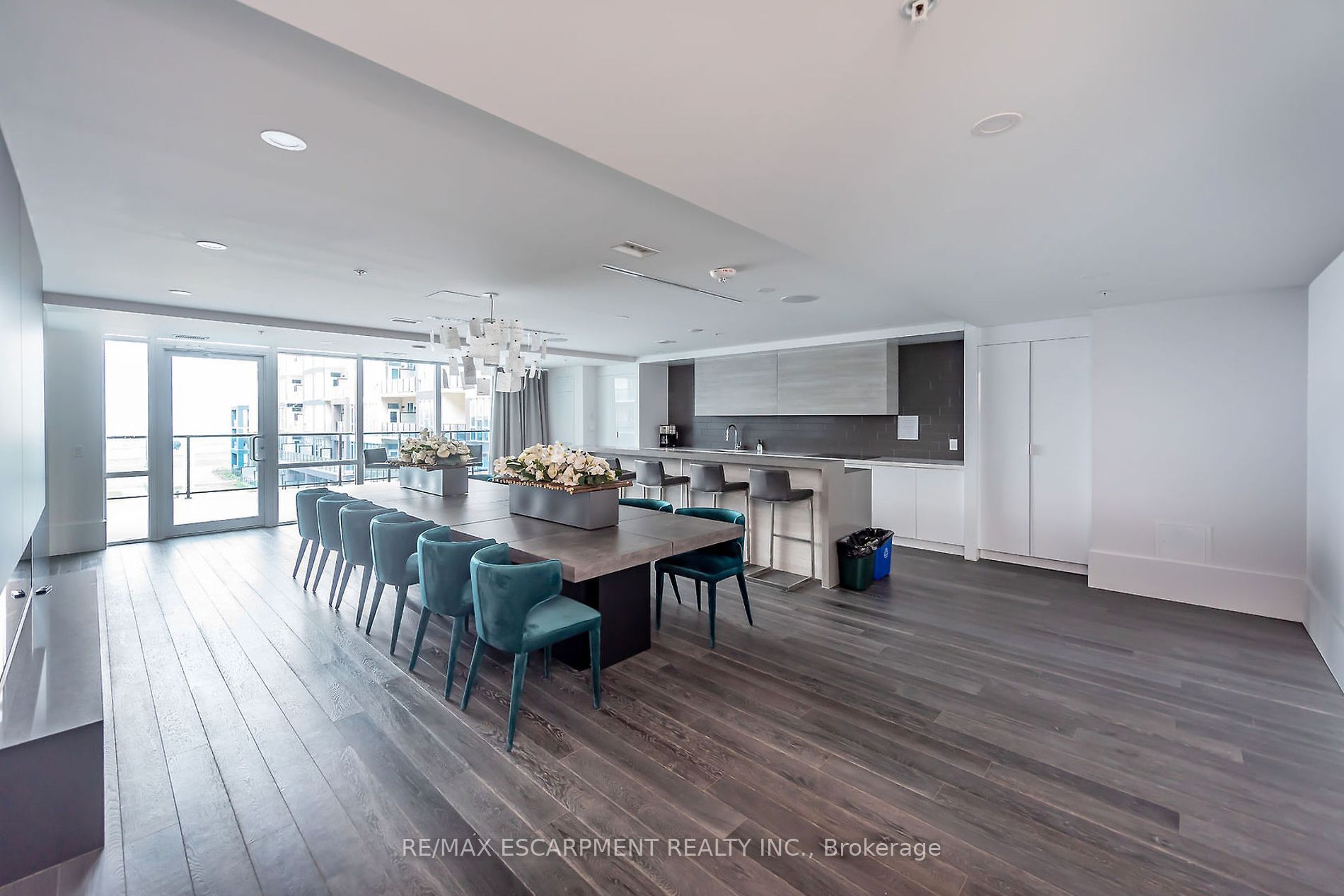 16 Concord Pl, #124