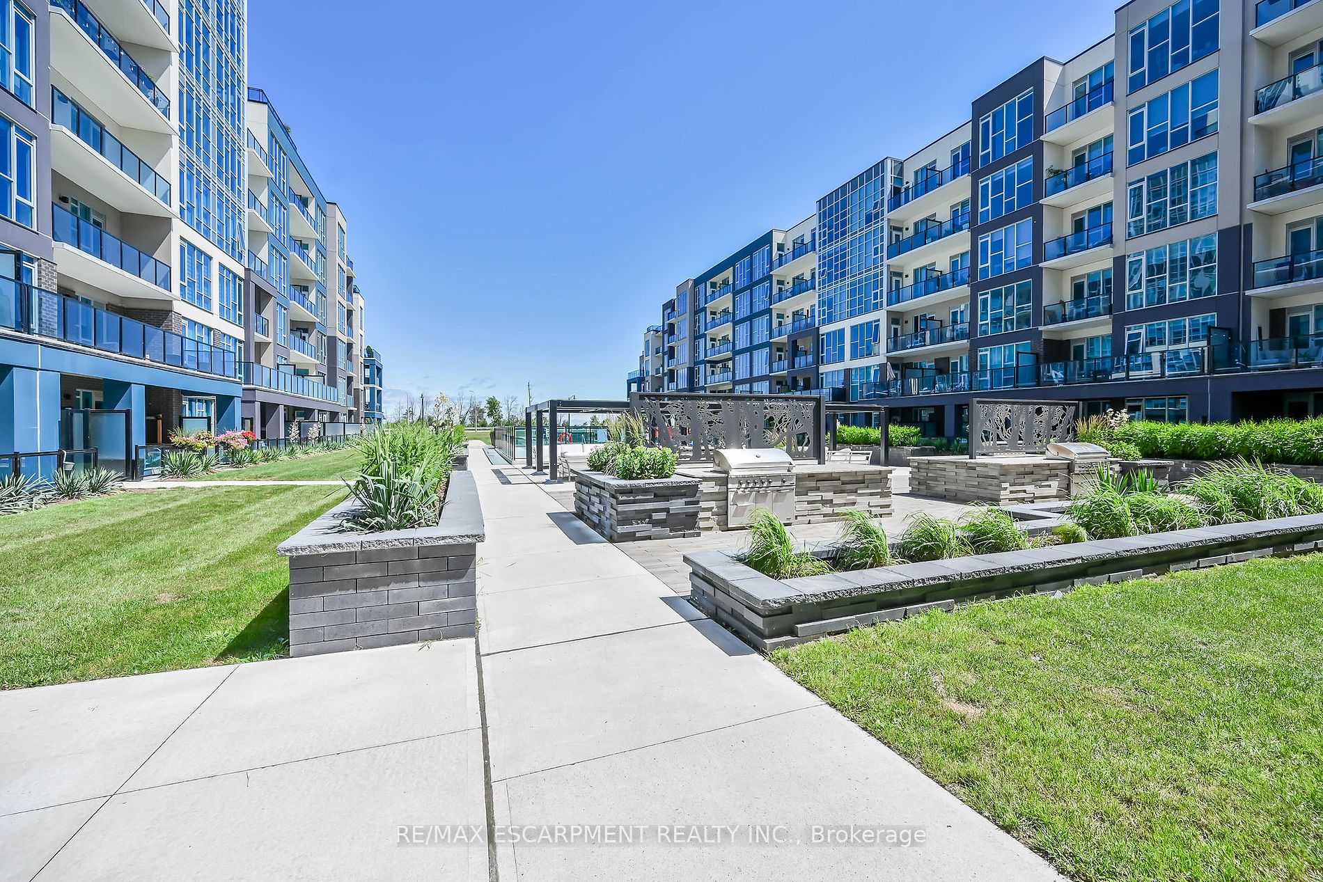 16 Concord Pl, #124