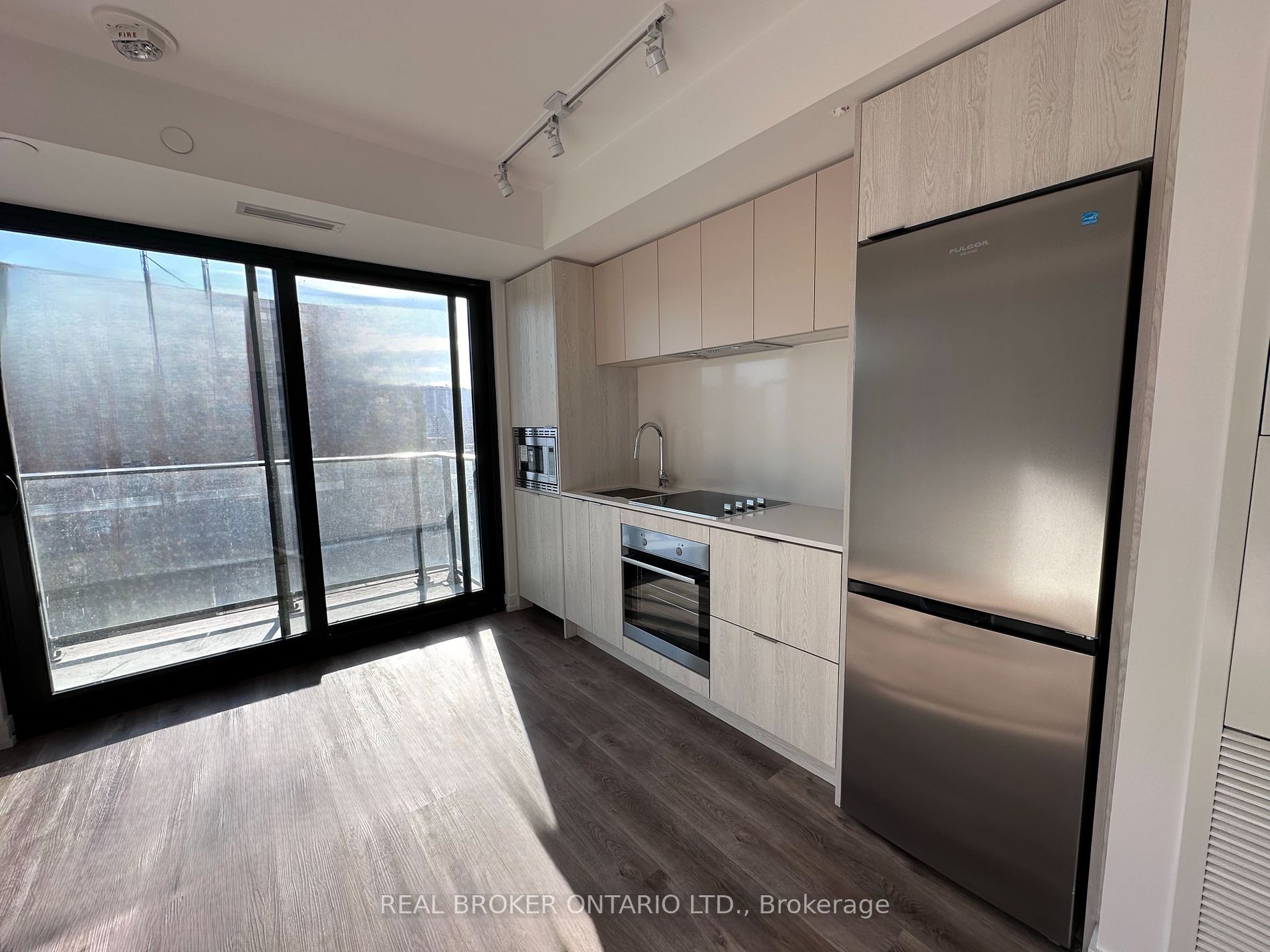 1 Jarvis Street E #922