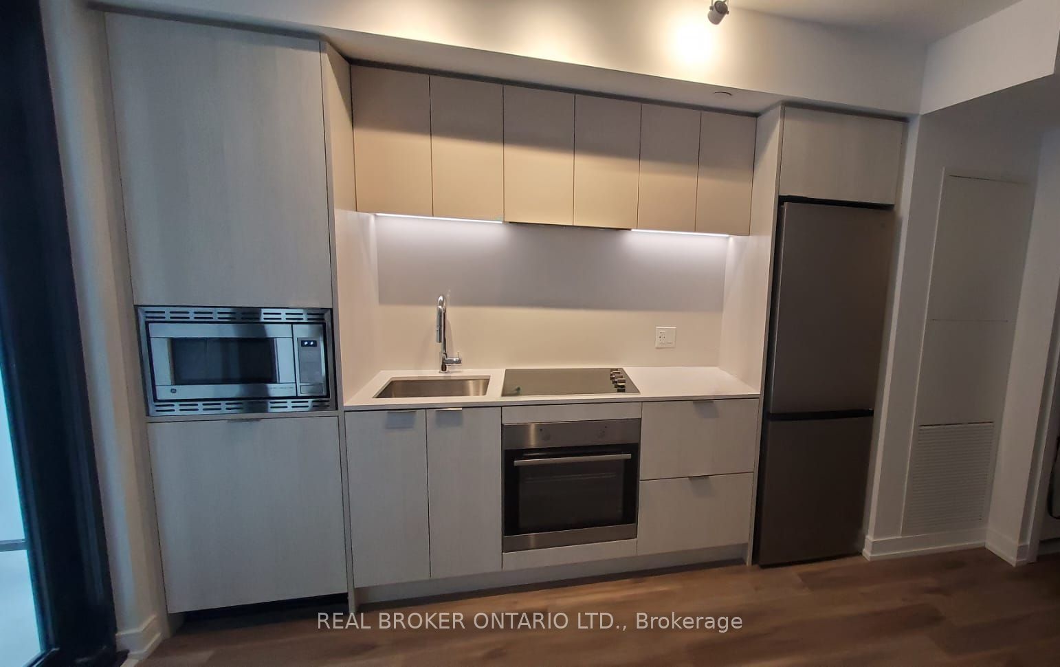 1 Jarvis Street E #922